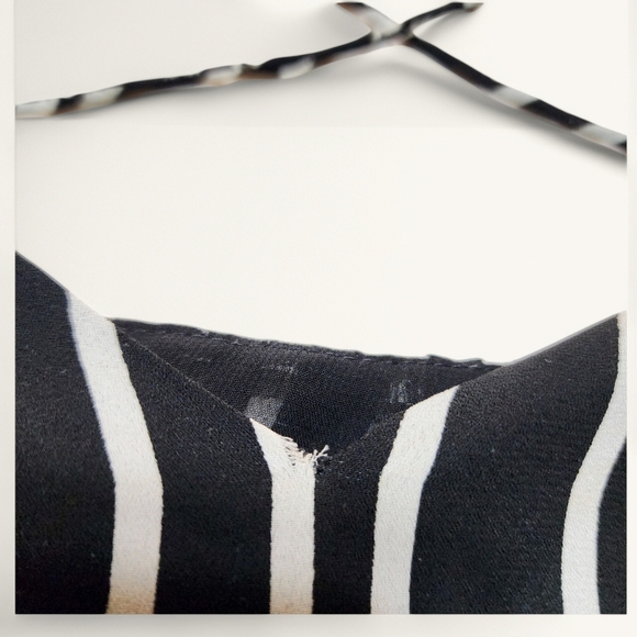 H&M‎ Striped Cross-Back Tank Top – Black & White, Size 4 - Picture 4 of 6